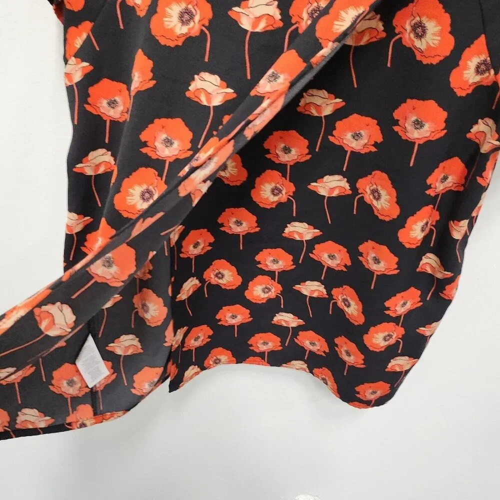 Cabi Womens‎ Flanders Blouse Small Black Red Poppy Floral Split Back Top #3251 - Picture 8 of 8